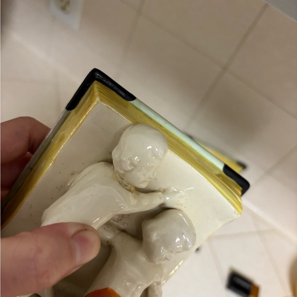 Porcelain Cherub Bookends - Picture 2 of 8